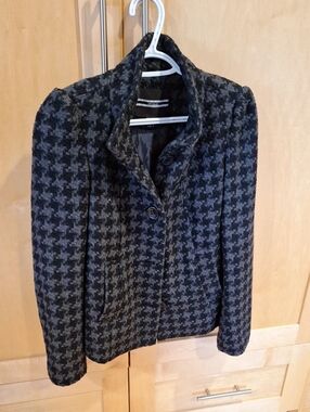 Tailored Houndstooth Blazer Jacket in Black and Gray